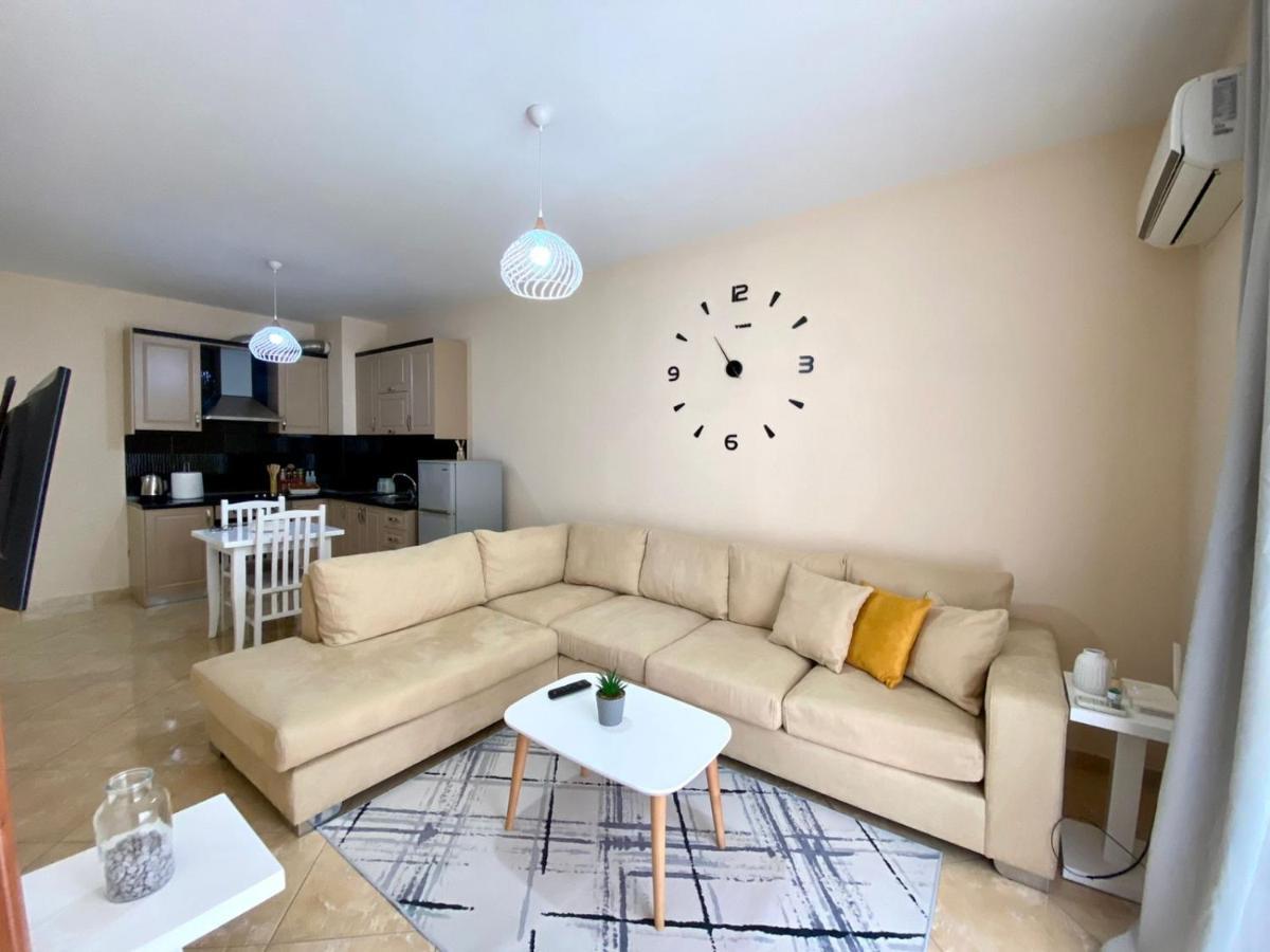 Chlo Apartment 2 Tirana Buitenkant foto