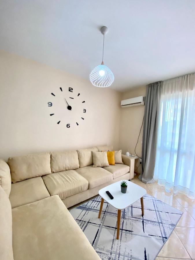 Chlo Apartment 2 Tirana Buitenkant foto