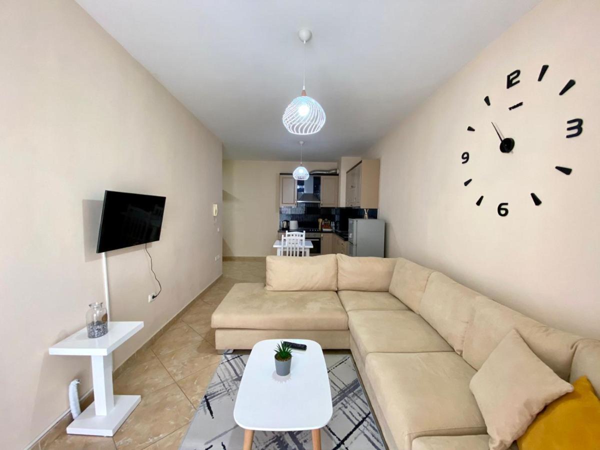 Chlo Apartment 2 Tirana Buitenkant foto
